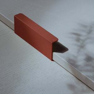 Handle Hide 120 Reddish Brown