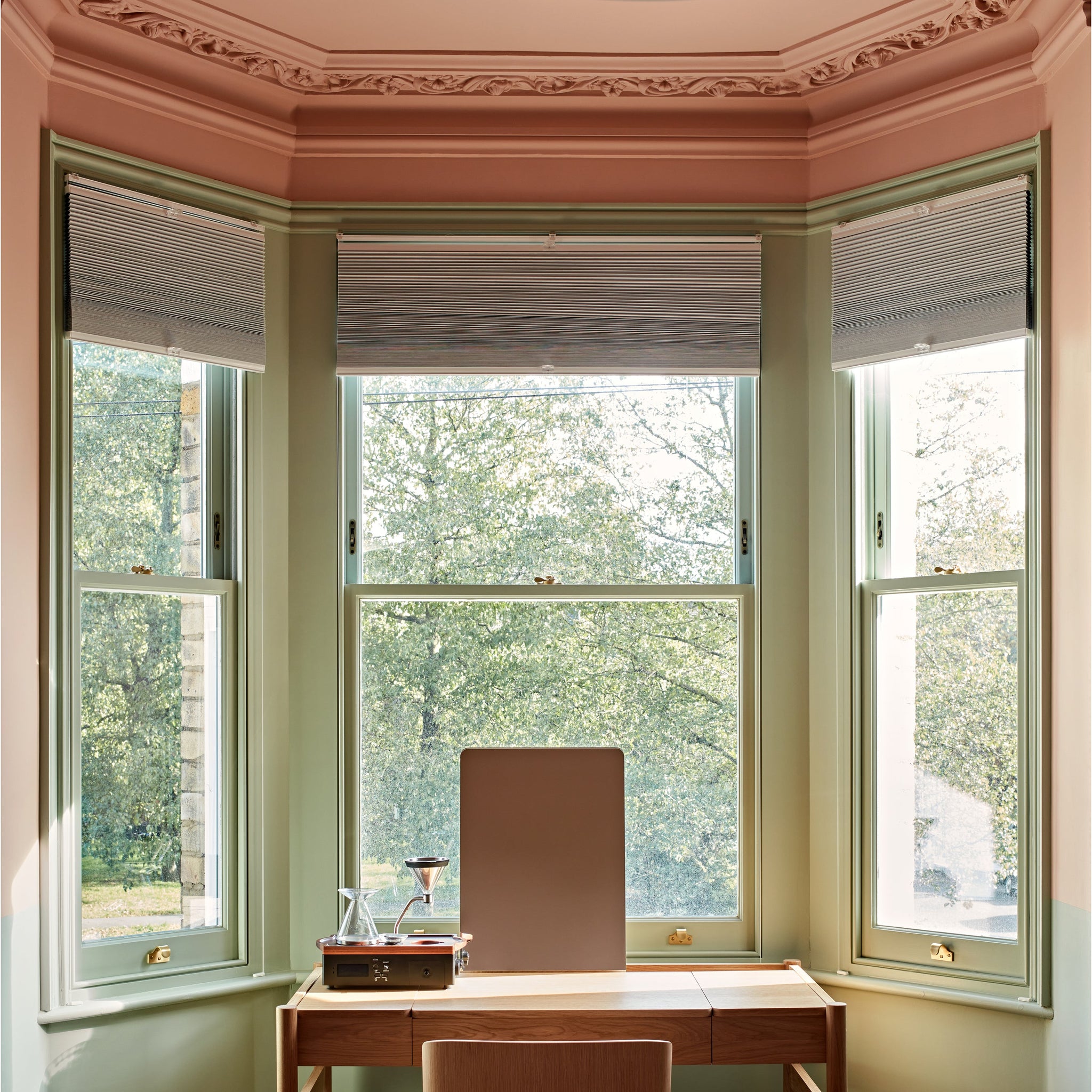 Lacquer Paint Pistage 02