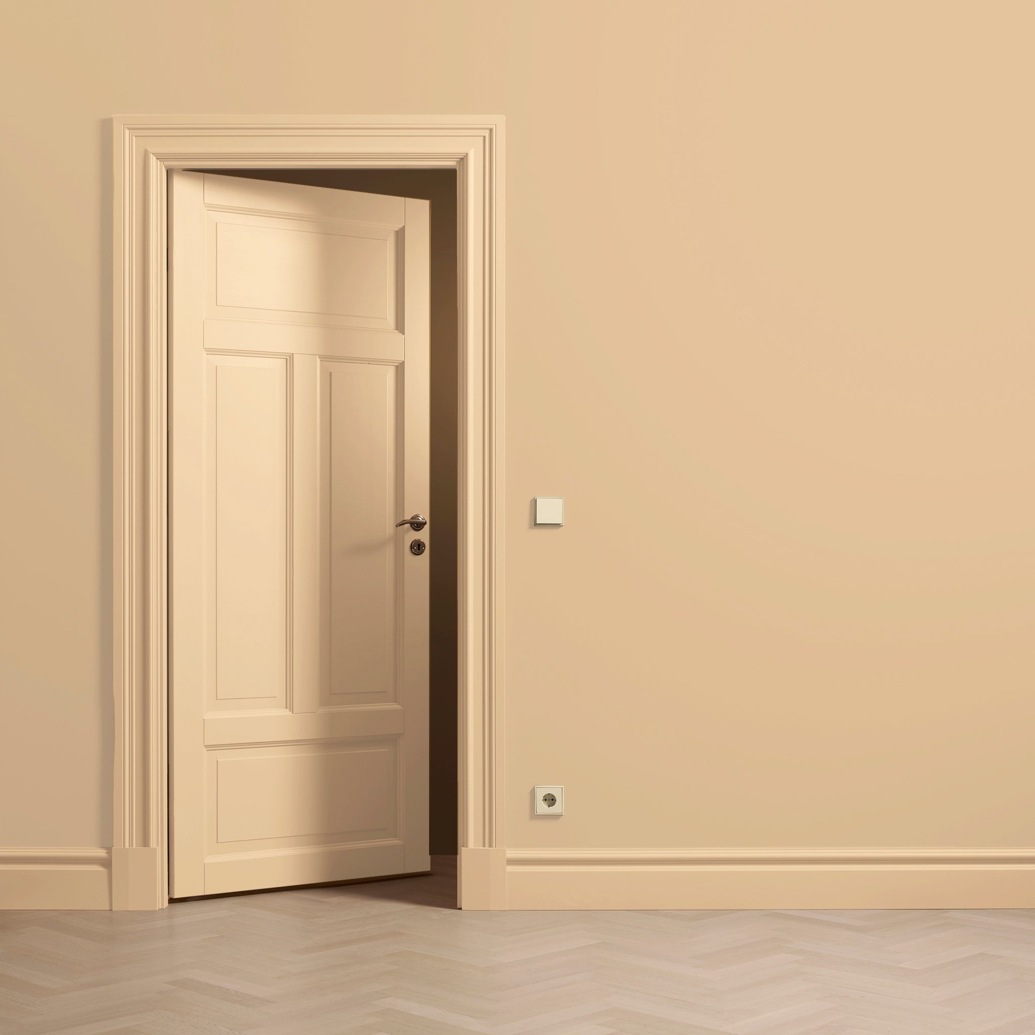 Lacquer Paint Deep Creme 02
