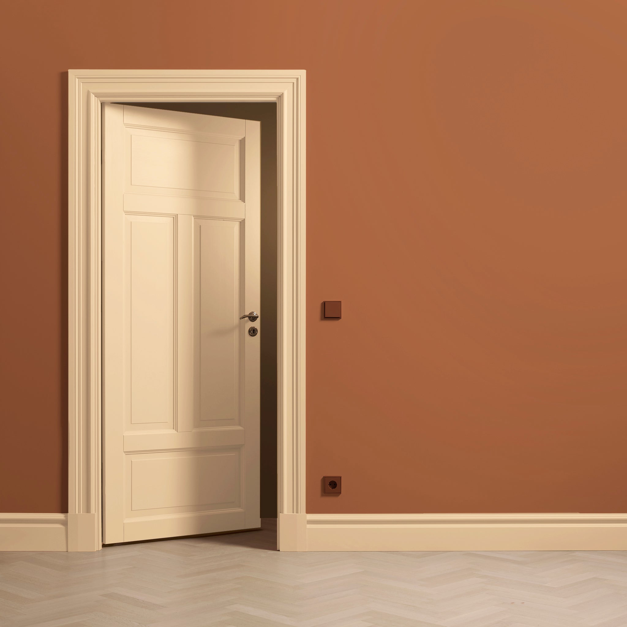 Lacquer Paint Deep Creme 02